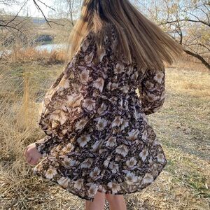 Floral pattern mini dress with balloon sleeves